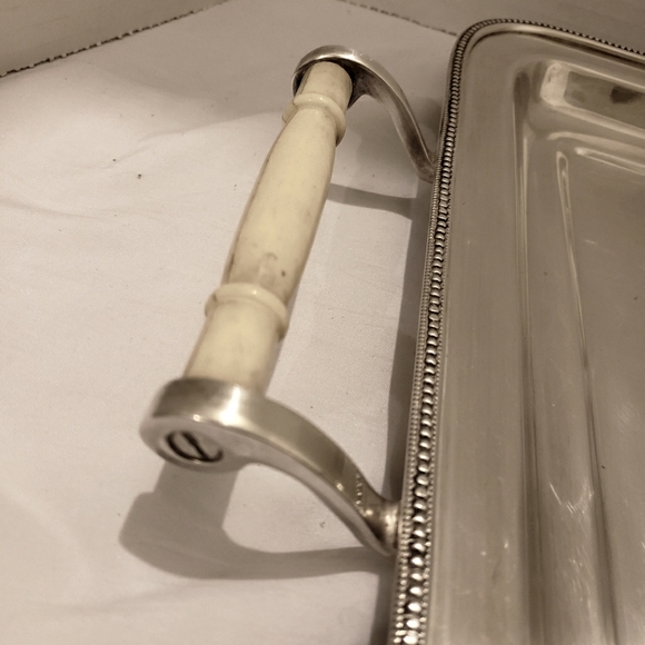 Silverplated Serving Tray with bone like acrylic handles - Picture 4 of 6